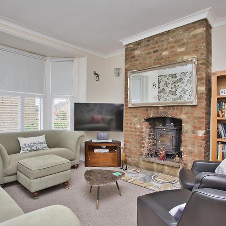 Spacious Seaside Escape In The Heart Of Deal, 4 Mins From The Beach Exterior photo