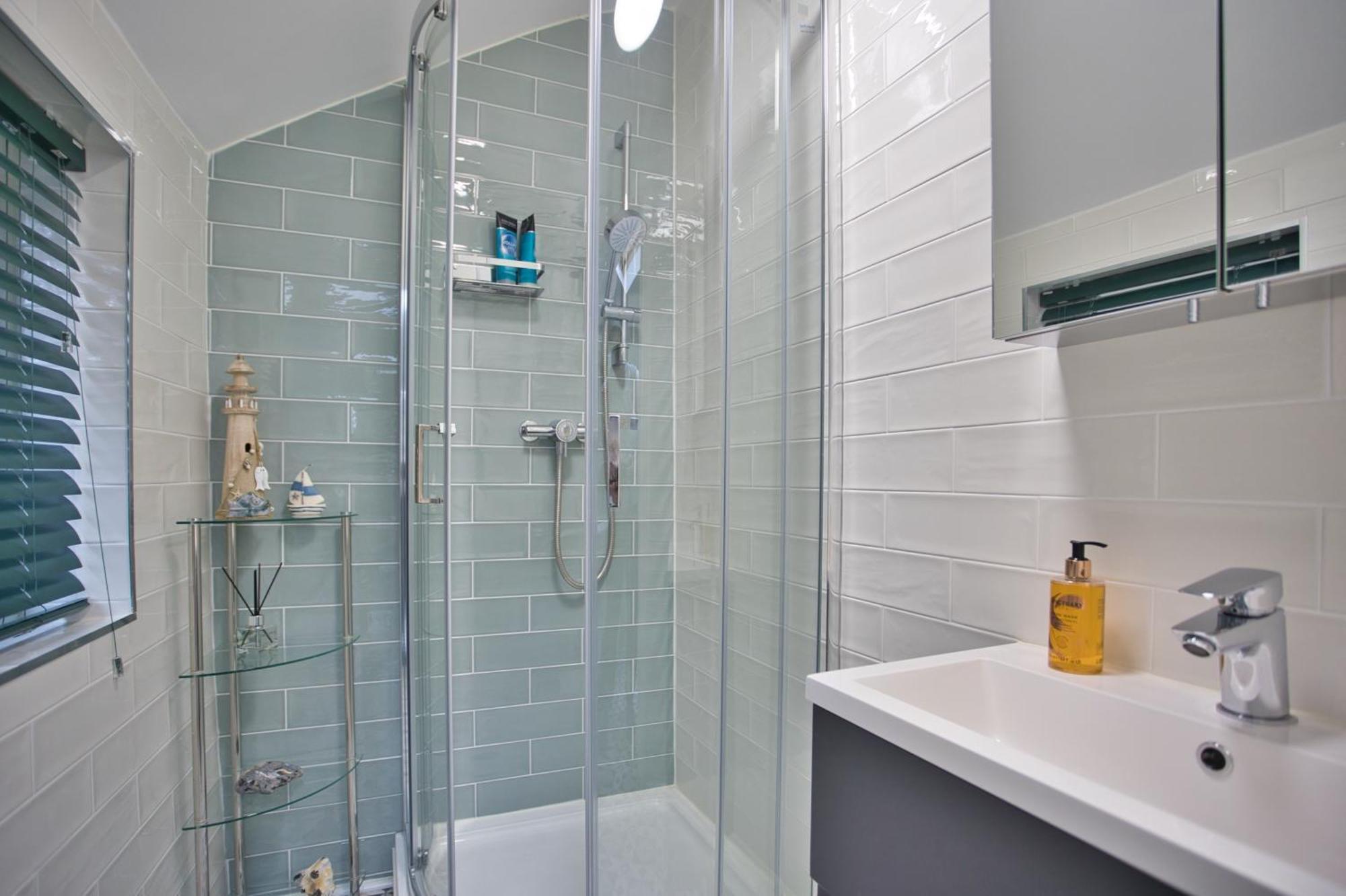 Spacious Seaside Escape In The Heart Of Deal, 4 Mins From The Beach Exterior photo