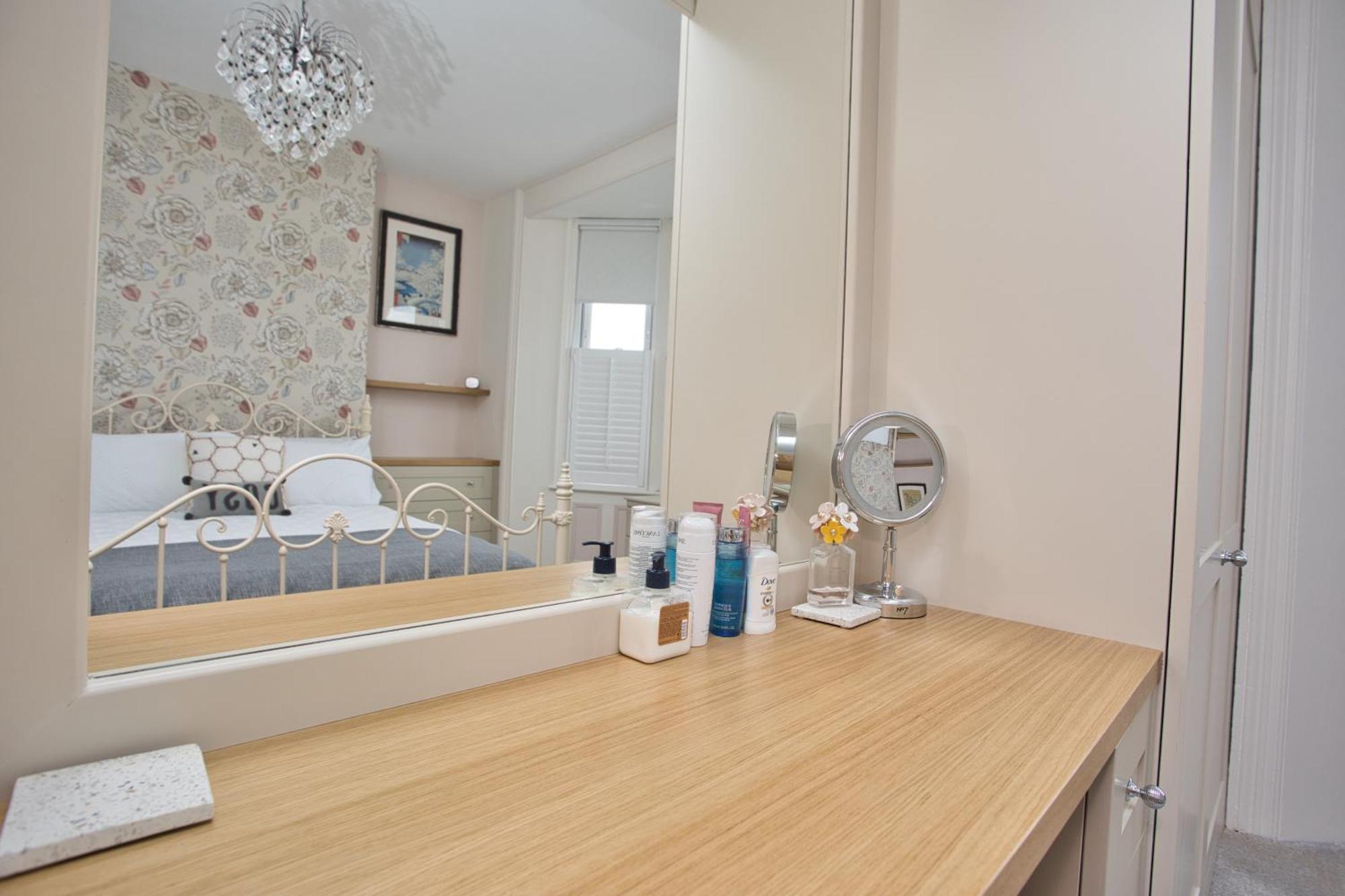 Spacious Seaside Escape In The Heart Of Deal, 4 Mins From The Beach Exterior photo