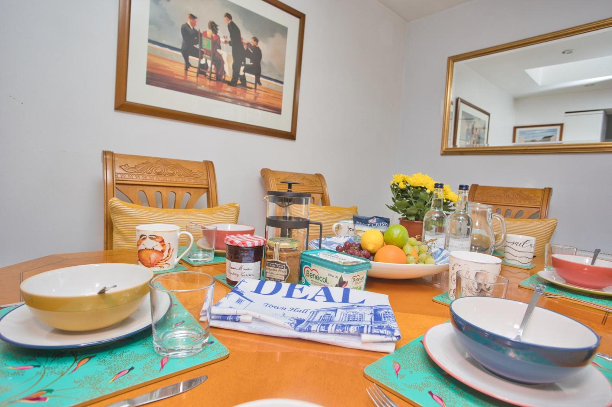 Spacious Seaside Escape In The Heart Of Deal, 4 Mins From The Beach Exterior photo