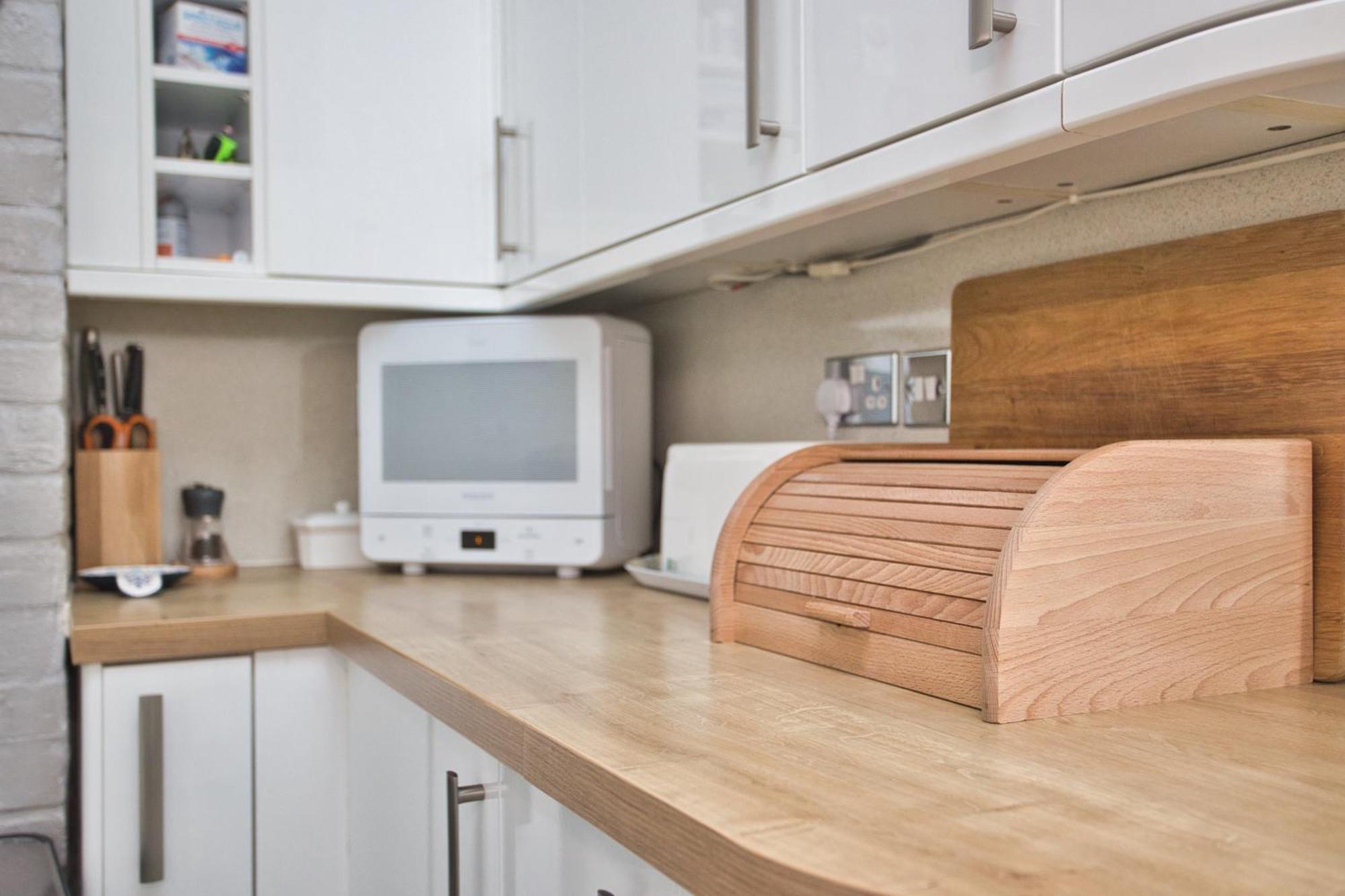 Spacious Seaside Escape In The Heart Of Deal, 4 Mins From The Beach Exterior photo