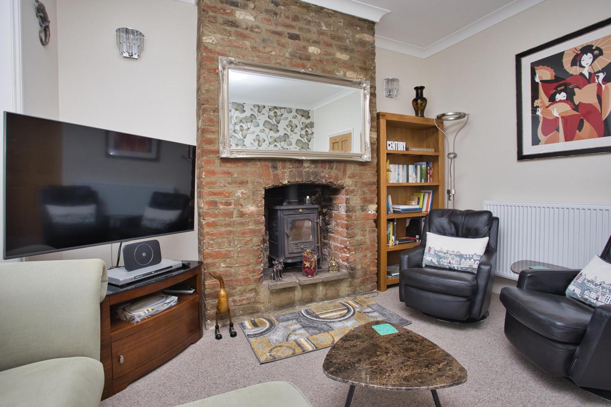 Spacious Seaside Escape In The Heart Of Deal, 4 Mins From The Beach Exterior photo